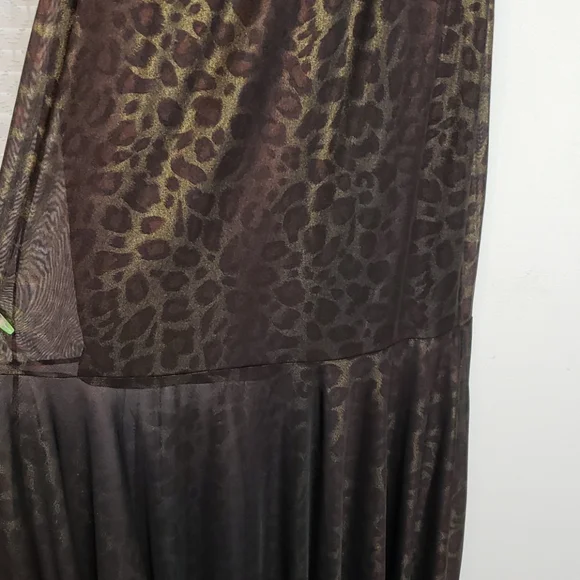 Elegant Off-Shoulder Leopard Print Dress - Picture 5 of 8